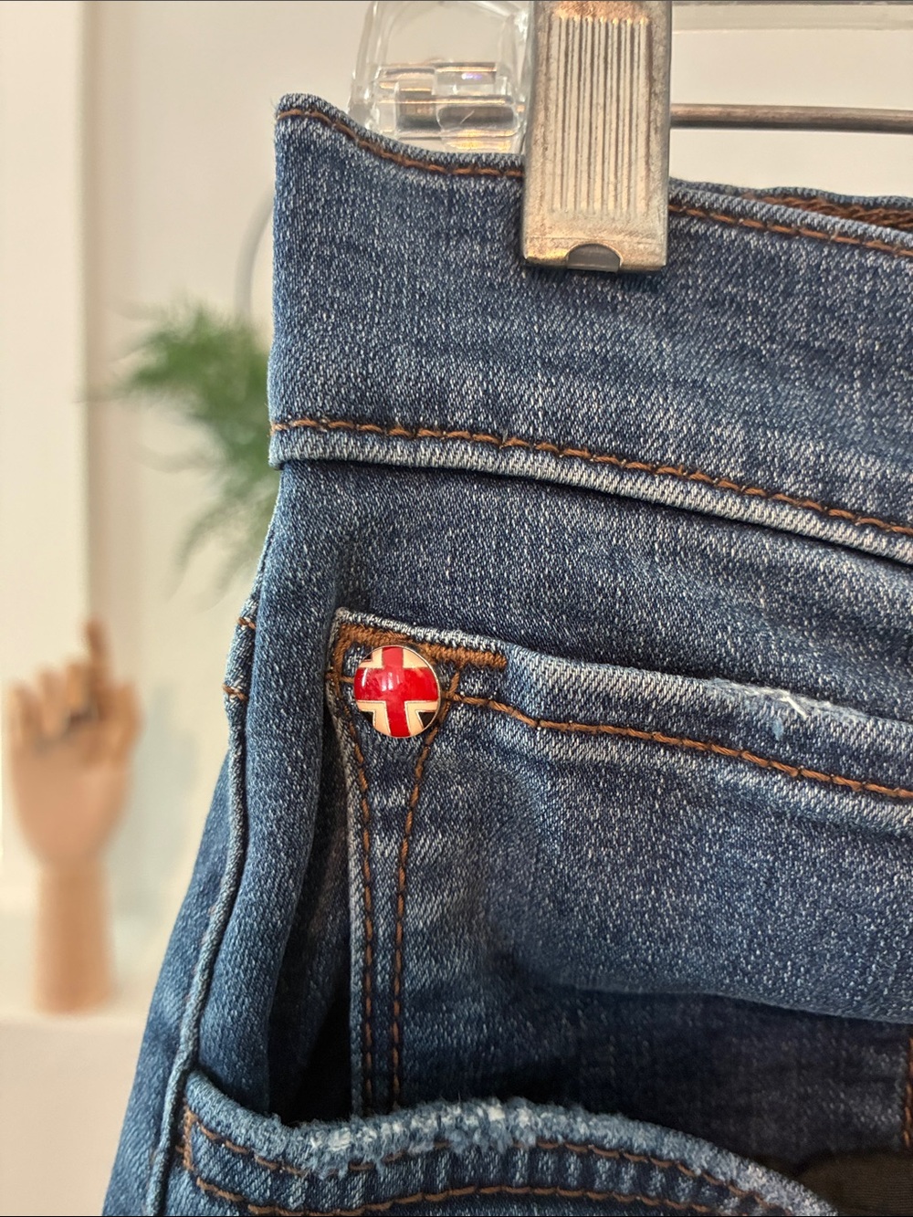 Hudson High Rise Jeans - Picture 3 of 13